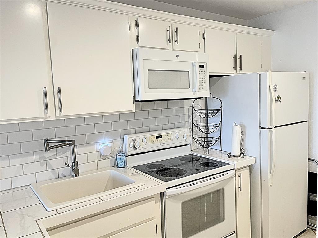 Landing Condos - Residential
