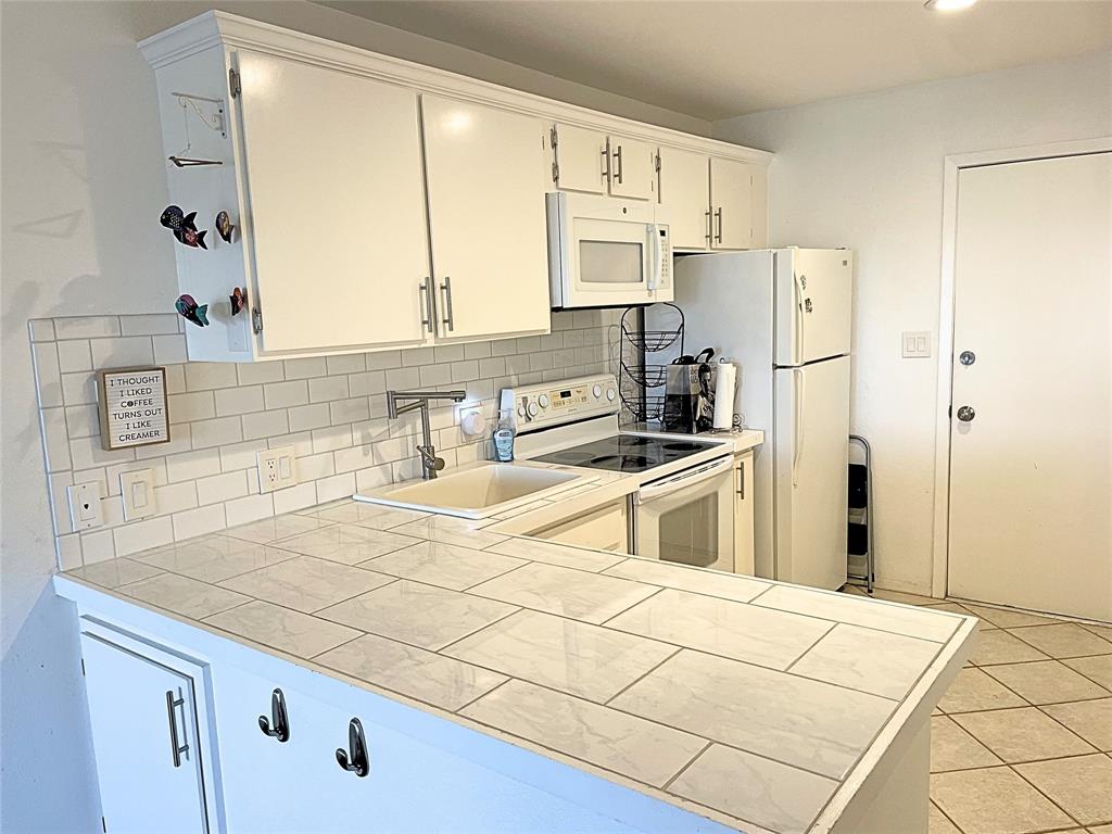 Landing Condos - Residential