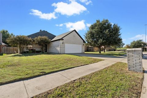 A home in Benbrook