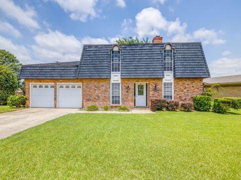 828 Overhill Court Hurst TX 76053