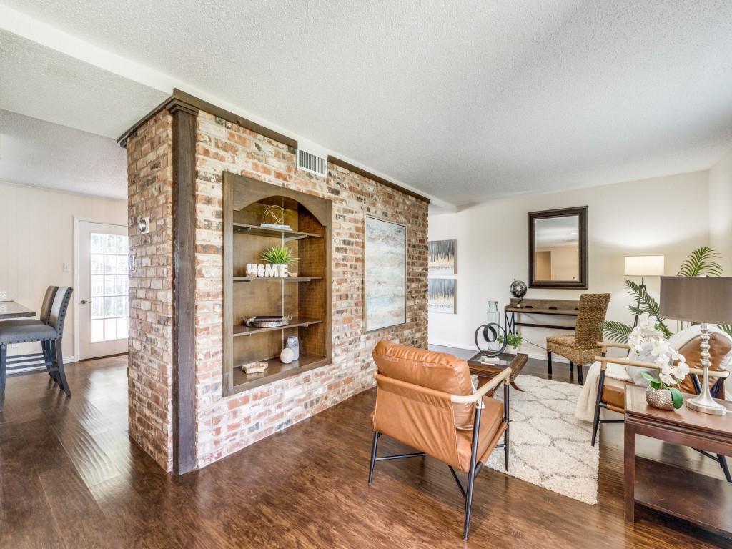 828 Overhill Court