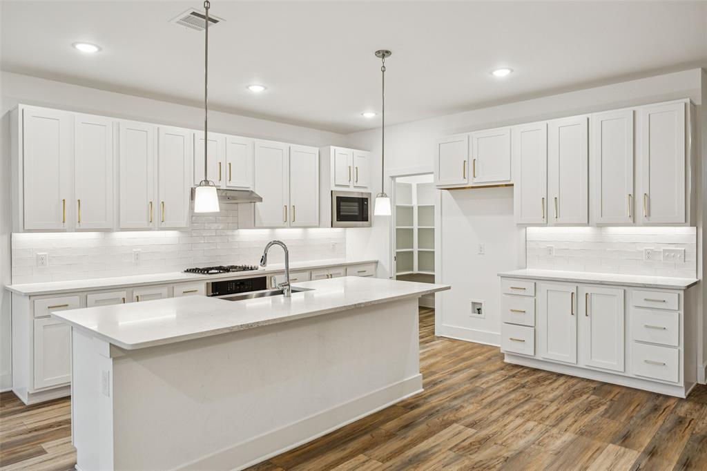 10832 Eva Mae Boulevard