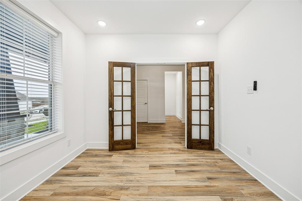 10832 Eva Mae Boulevard