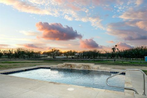 A home in Crowley