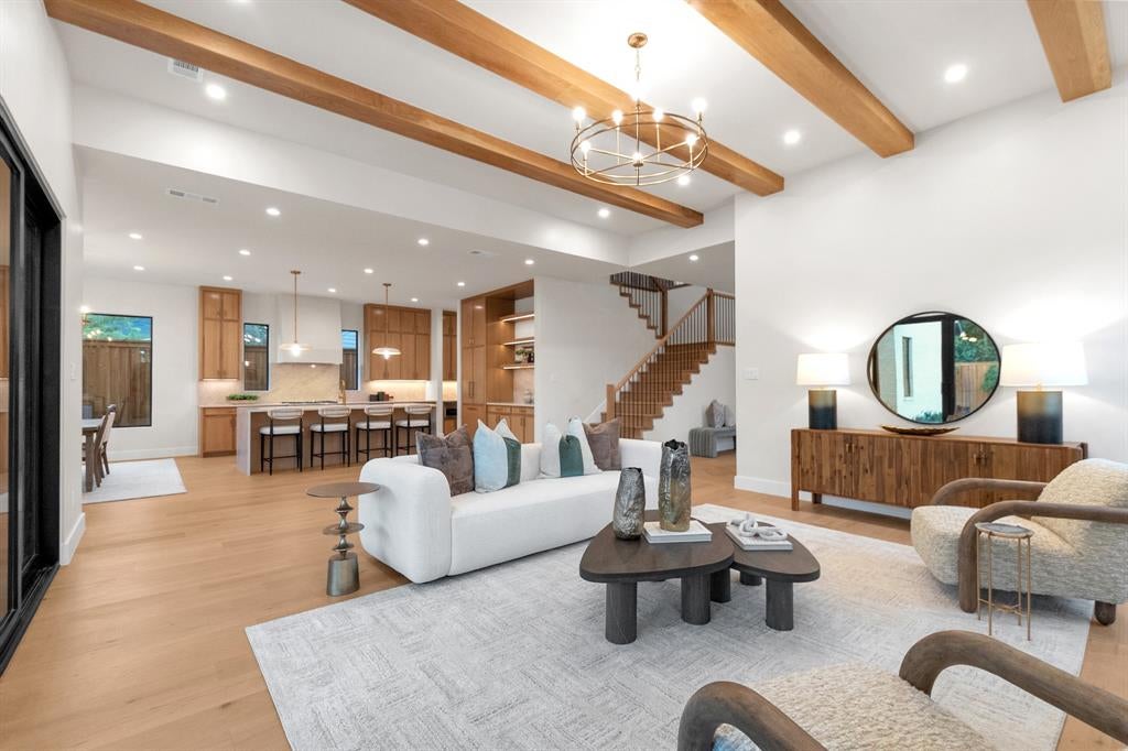 9038 Santa Clara Drive