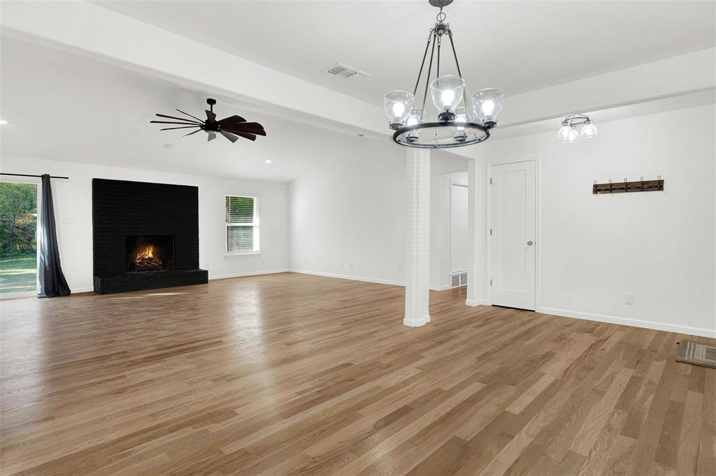 413 Shadowwood Trail