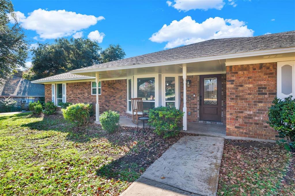 413 Shadowwood Trail