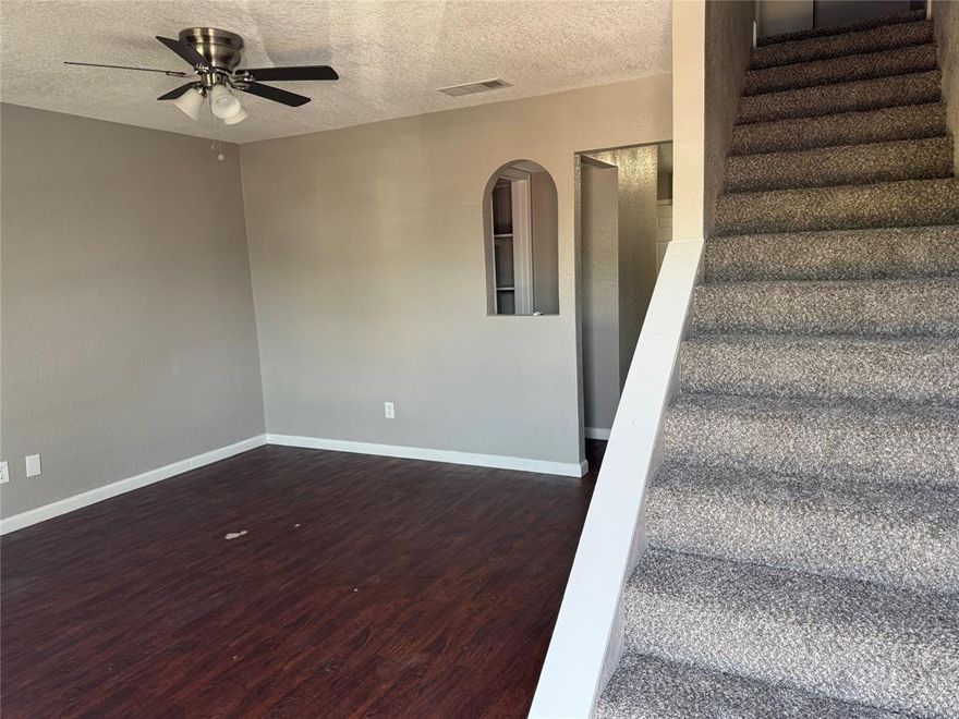 2-1.5 apartment with hardwood floors, Granite countertop, free laundry room, assigned parking space.  Internet and cable 45 per month, pets on a case by case basis, spacious bedroom with Jack and Jill bathroom.