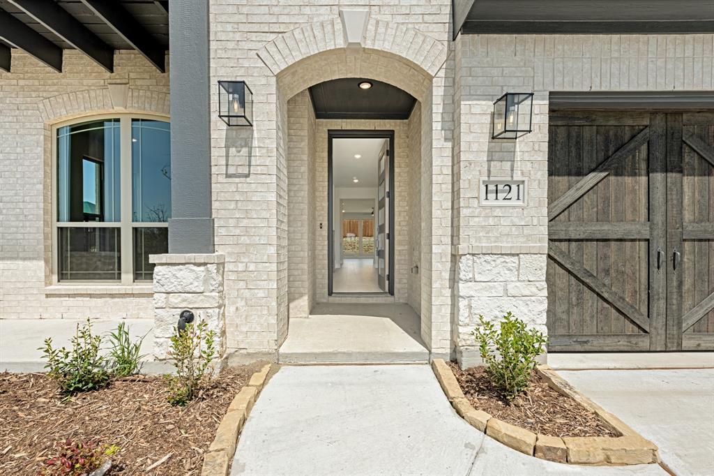 1121 Oriole Drive
