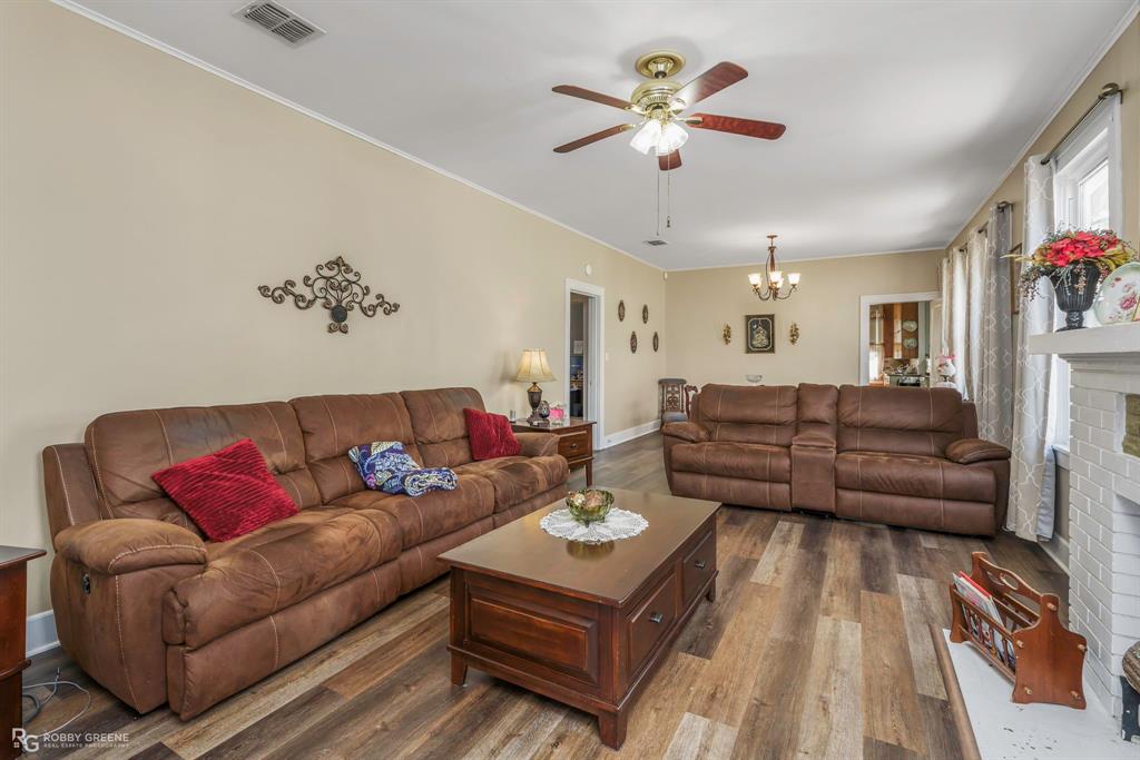 631 Gladstone Boulevard