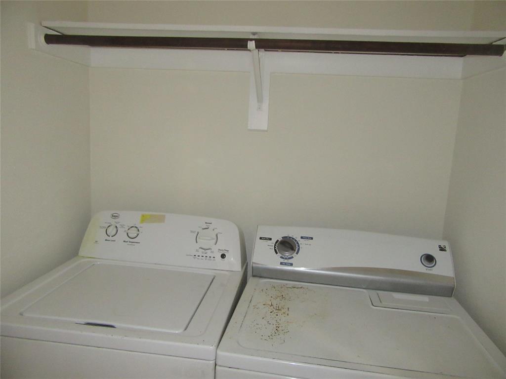 Holly Oaks Twnhms - Residential