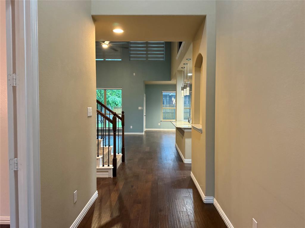 3400 Glen Crest Lane