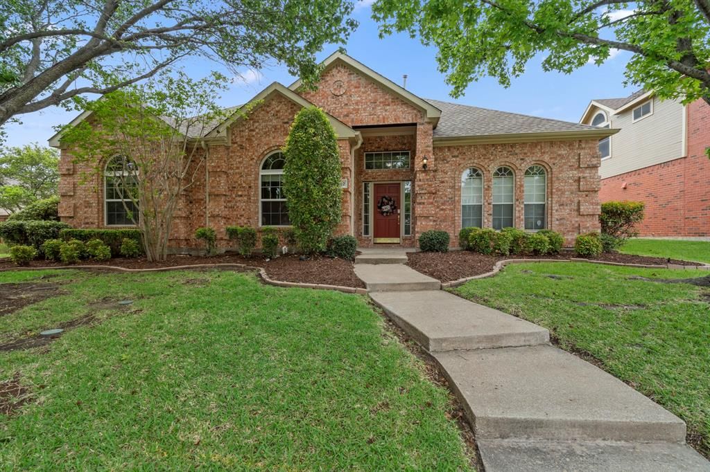 Photo for 9602 Windy Hollow Drive, Irving, TX 75063 (MLS # 21079430)