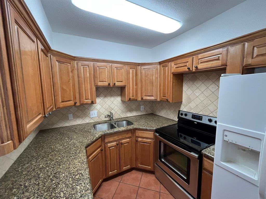 Snug Harbor Condo Apts - Residential