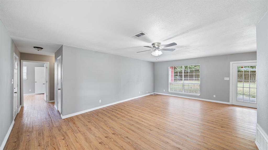 519 Malibu Drive - Photo 4