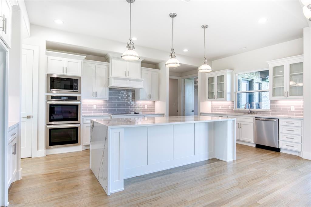 1376 Shadow Lakes Drive