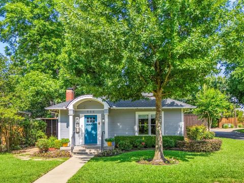 900 N Clinton Avenue Dallas TX 75208
