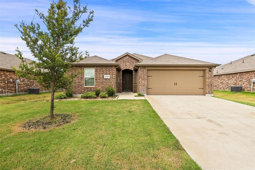 Wonderful 4 bedroom, 2 bathroom, single-story home! This home features an open floor plan with the modern kitchen opening up to the living space. Throughout the home, you will find modern, elegant finishes. Recent updates include new paint and new vinyl flooring. Enjoy spending time outside in the spacious backyard or on the covered patio! The community features many amenities such as a community pool, walking trails, a playground, and more. Close proximity to Hwy 78, Hwy 30, Lake Lavon, and Lake Ray Hubbard. Listing details are best to the LA's knowledge but are not guaranteed. Prospects to verify all details, including but not limited to measurements, SQFT, taxes, schools, HOA information, etc. Pet fee is $45 per pet per month added to rent. Storage shed in the backyard stays.