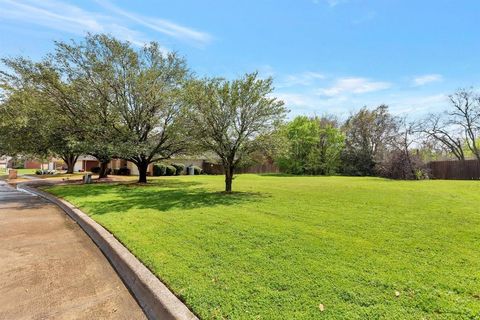 8133 Wendy Lane Benbrook TX 76116