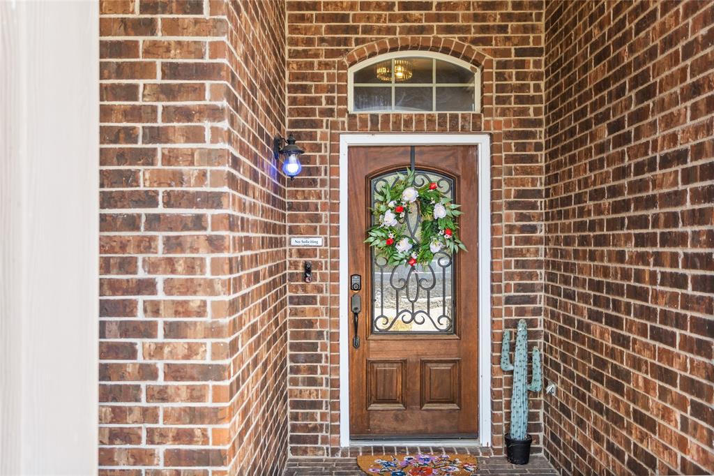 1245 Woodbine Cliff Drive