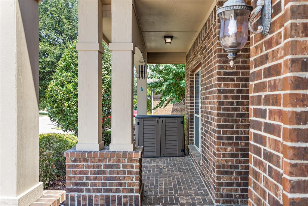 1245 Woodbine Cliff Drive