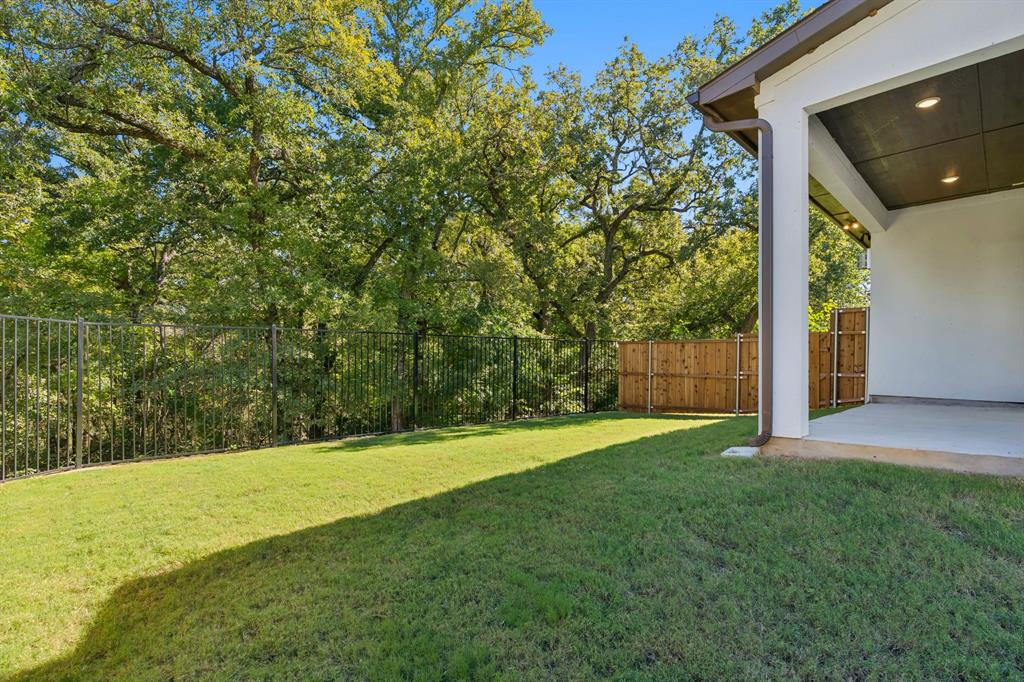 Lewisville Water's Edge II Condominium - Residential