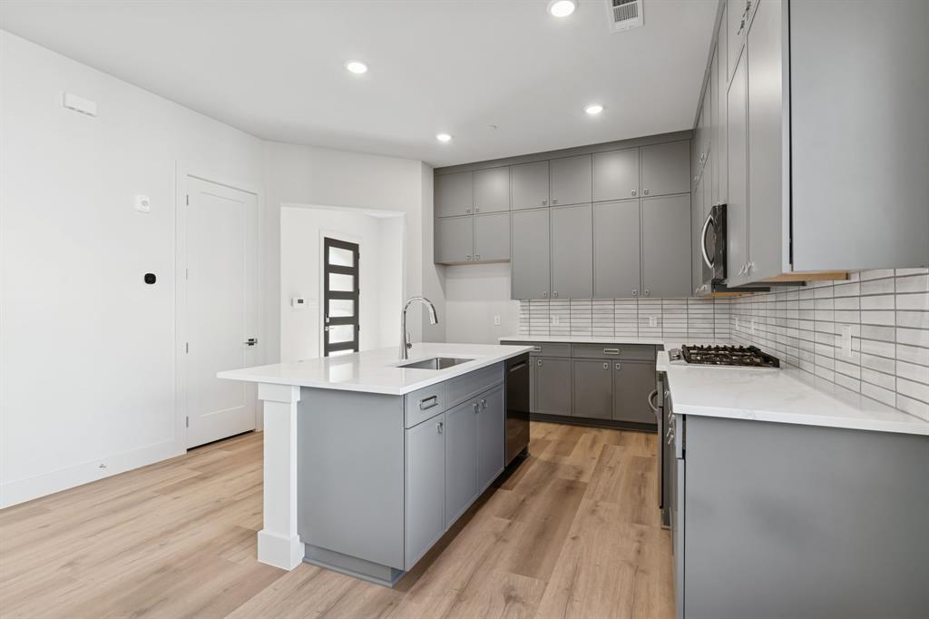 Lewisville Water's Edge II Condominium - Residential