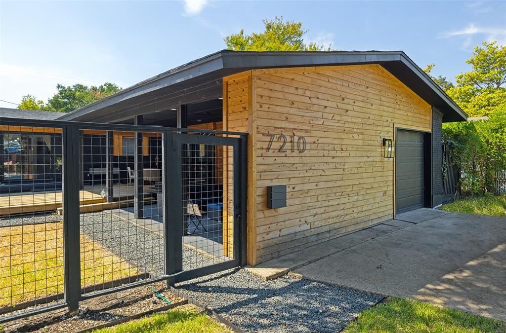 7210 Lehigh Drive