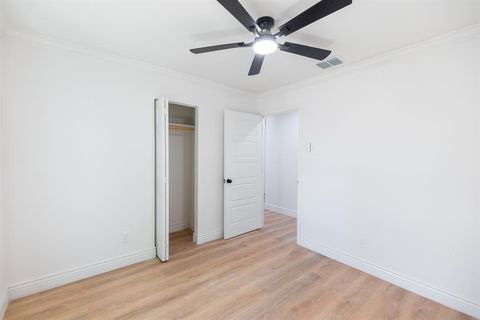 Tiny photo for 442 Lake Park Drive, Grand Prairie, TX 75052 (MLS # 21210204)