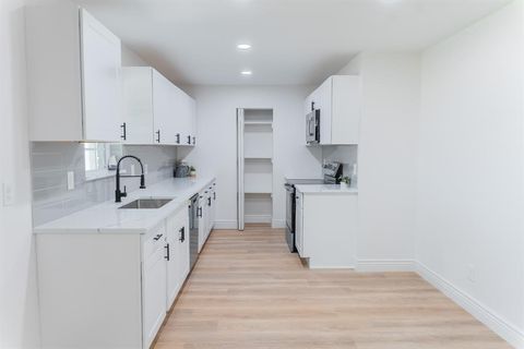 Tiny photo for 442 Lake Park Drive, Grand Prairie, TX 75052 (MLS # 21210204)