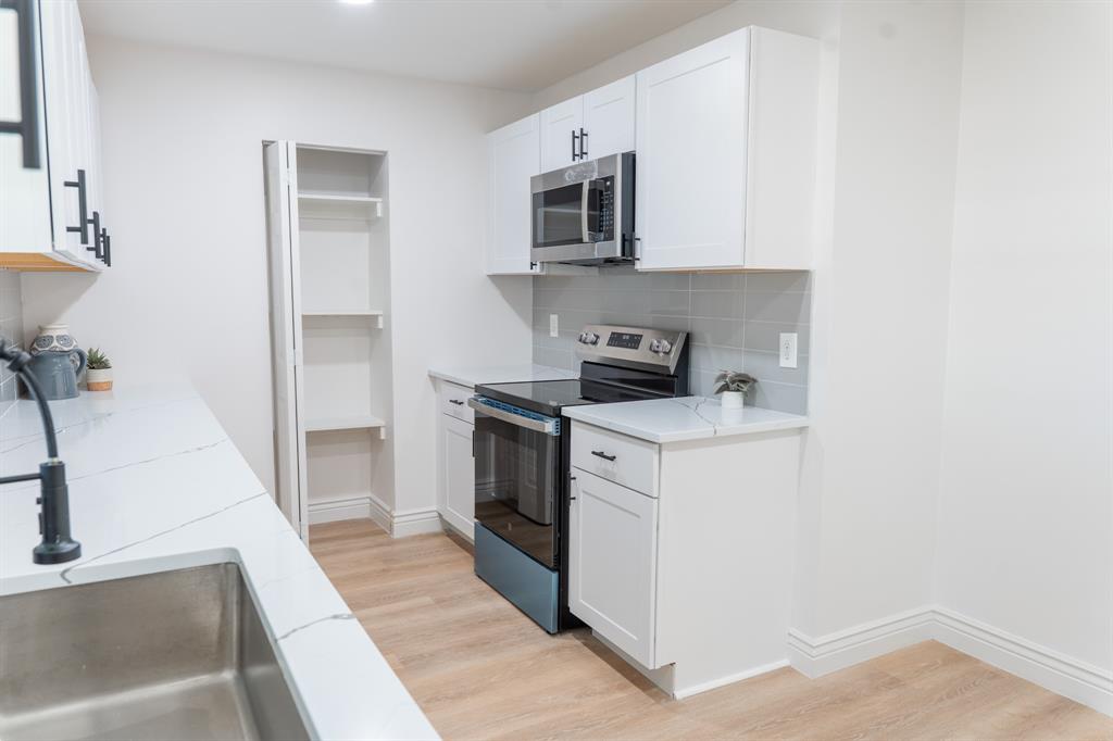 Lake Park Village 02 - Residential