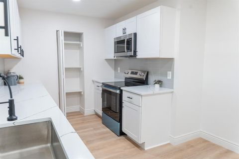 Tiny photo for 442 Lake Park Drive, Grand Prairie, TX 75052 (MLS # 21210204)