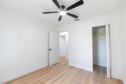 Tiny photo for 442 Lake Park Drive, Grand Prairie, TX 75052 (MLS # 21210204)