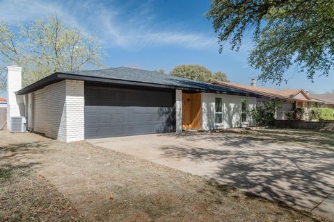 Tiny photo for 442 Lake Park Drive, Grand Prairie, TX 75052 (MLS # 21210204)