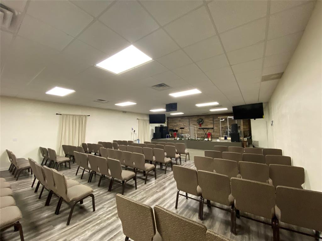 URBANDALE - Commercial Sale