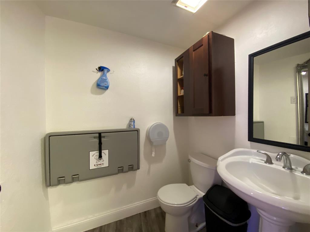 URBANDALE - Commercial Sale