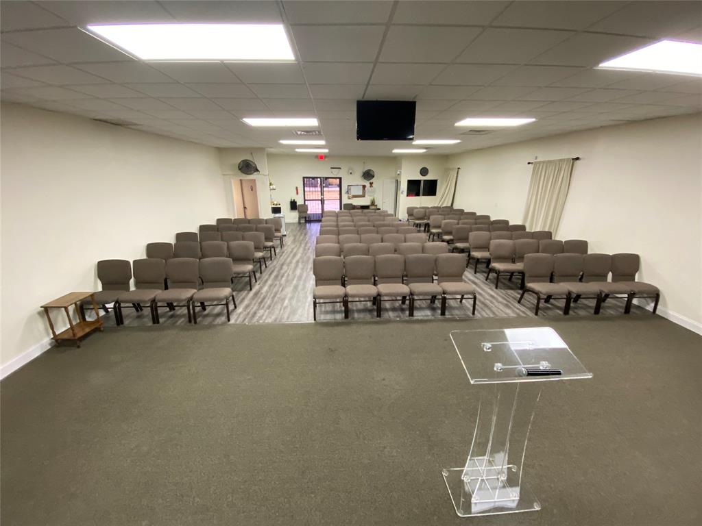 URBANDALE - Commercial Sale