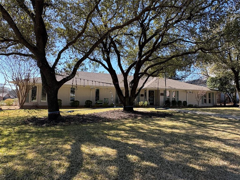 3796 Vinecrest Drive