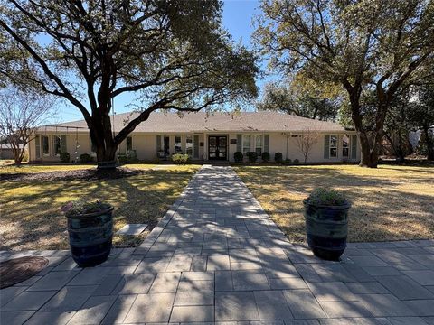 3796 Vinecrest Drive Dallas TX 75229