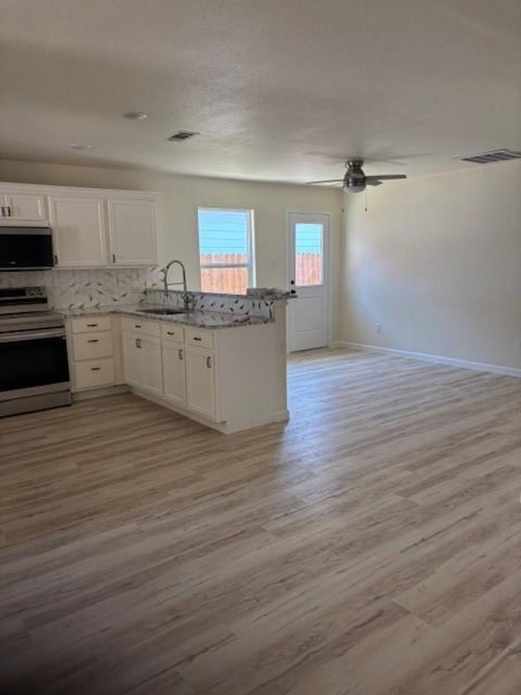 Photo of 104 S Wall Street, Itasca, TX 76055 (MLS # 21268613)