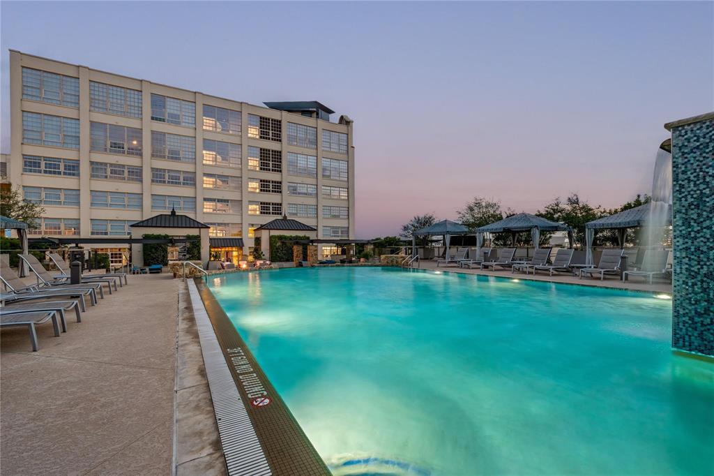 One Montgomery Plaza - Residential