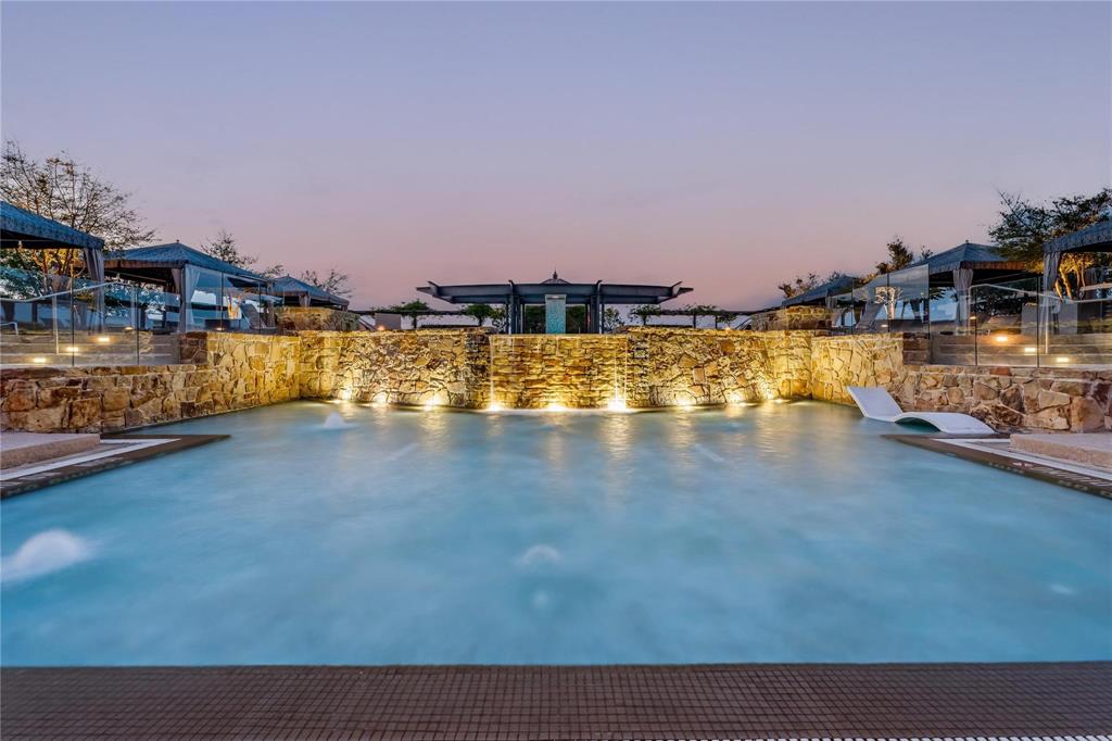 One Montgomery Plaza - Residential