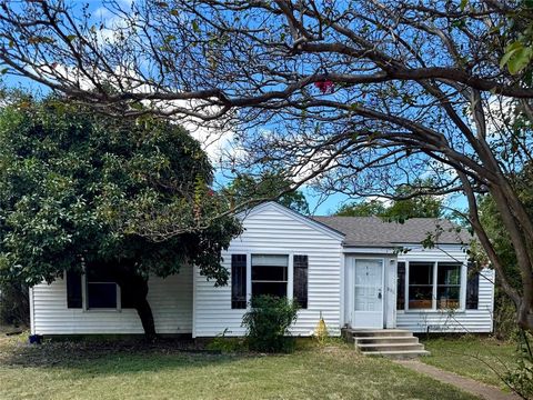 1201 W 11TH Street McGregor TX 76657