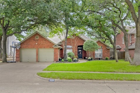 Photo of 5205 Shadow Glen Drive, Grapevine, TX 76051 (MLS # 21303025)