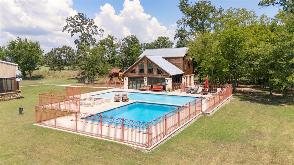 830 County Rd 1439