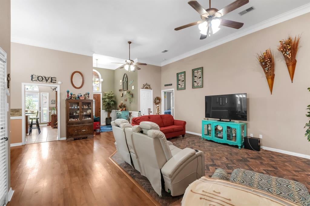18 Red Bluff Court