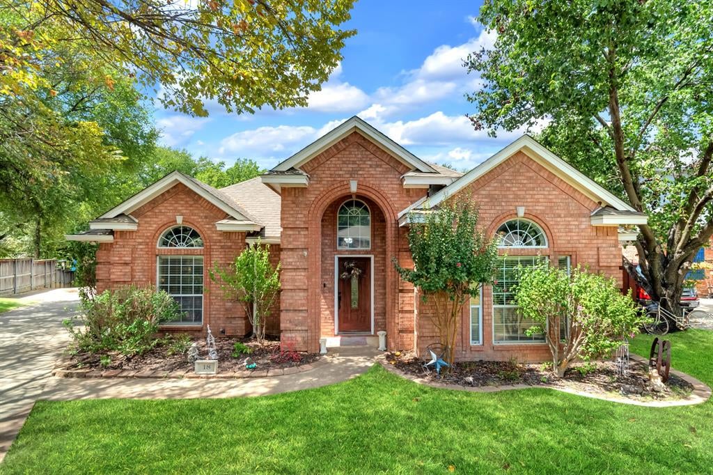 18 Red Bluff Court