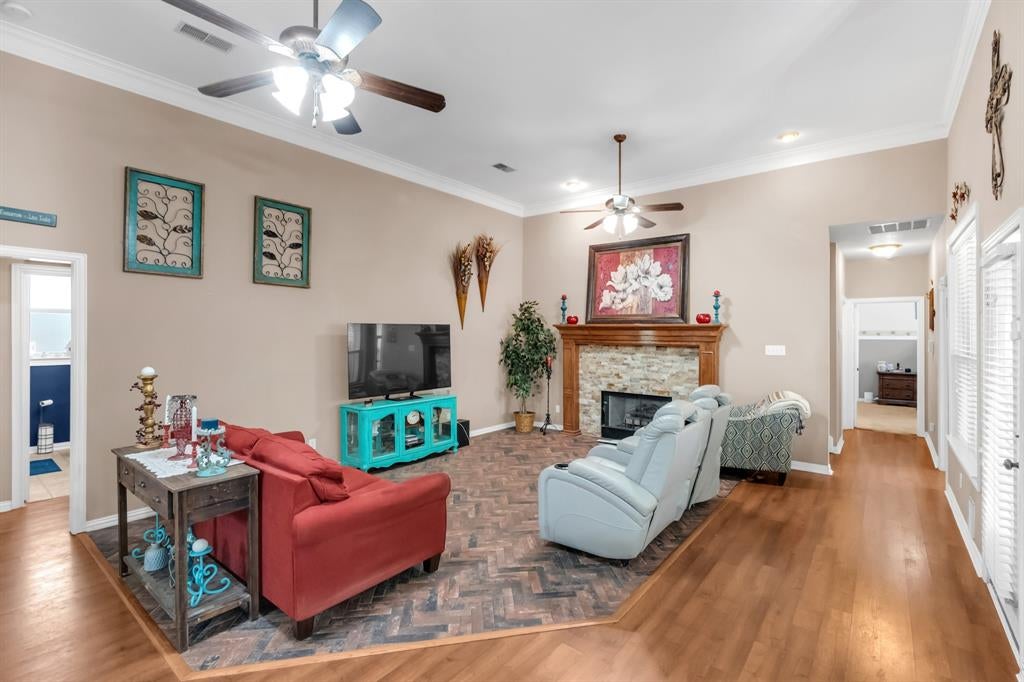 18 Red Bluff Court