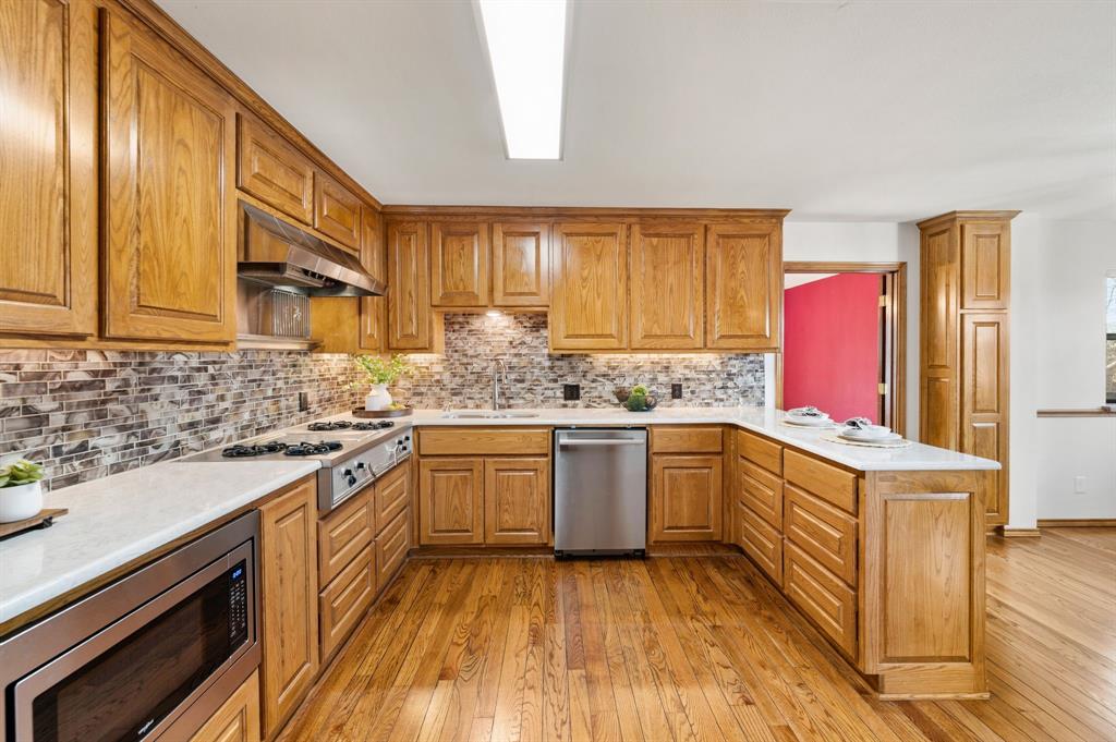 1021 Edgecliff Drive