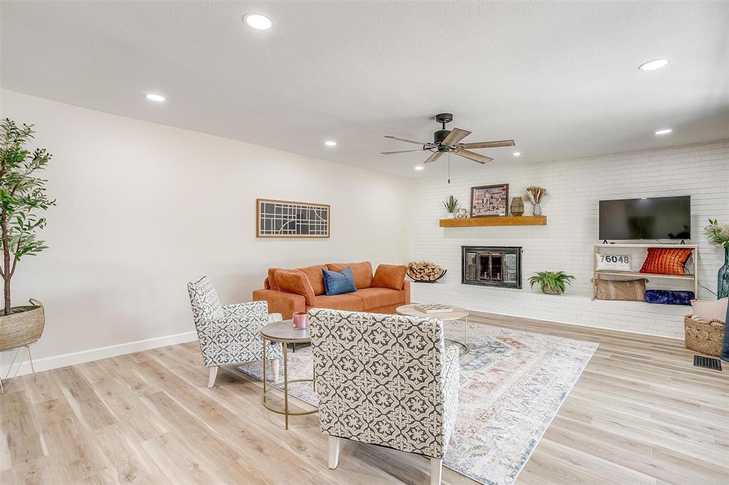 622 N Crockett Street